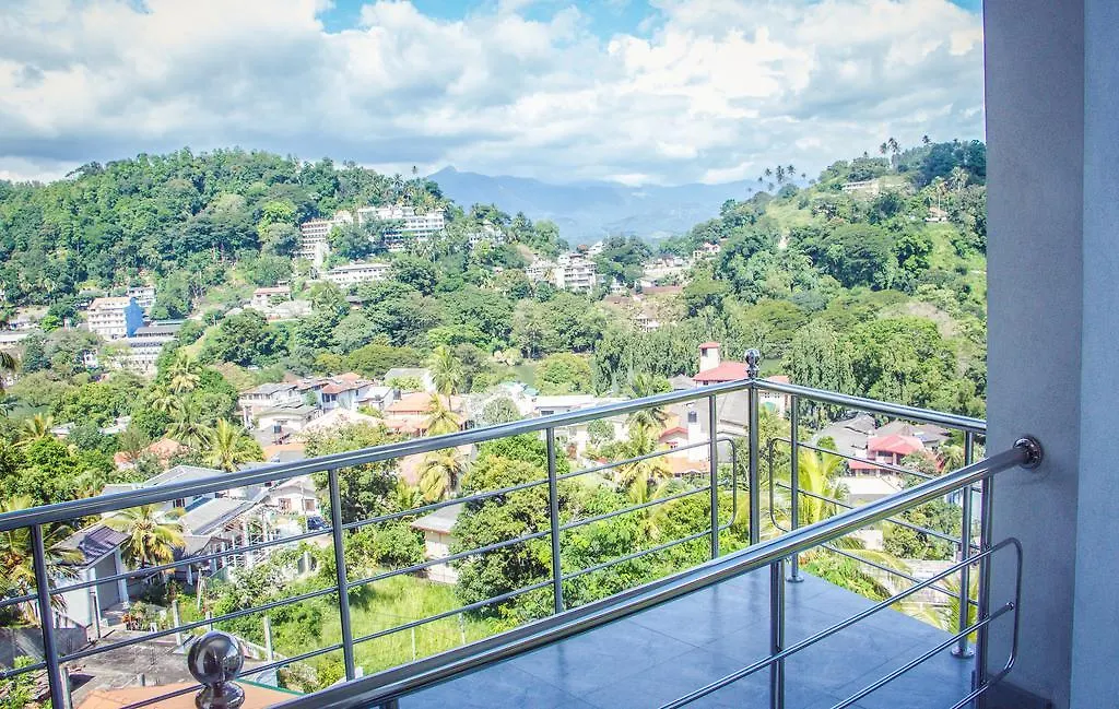 Blinkbonnie Inn Kandy 3*,