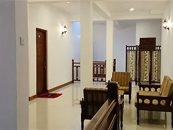 Blinkbonnie Inn Kandy 3*,