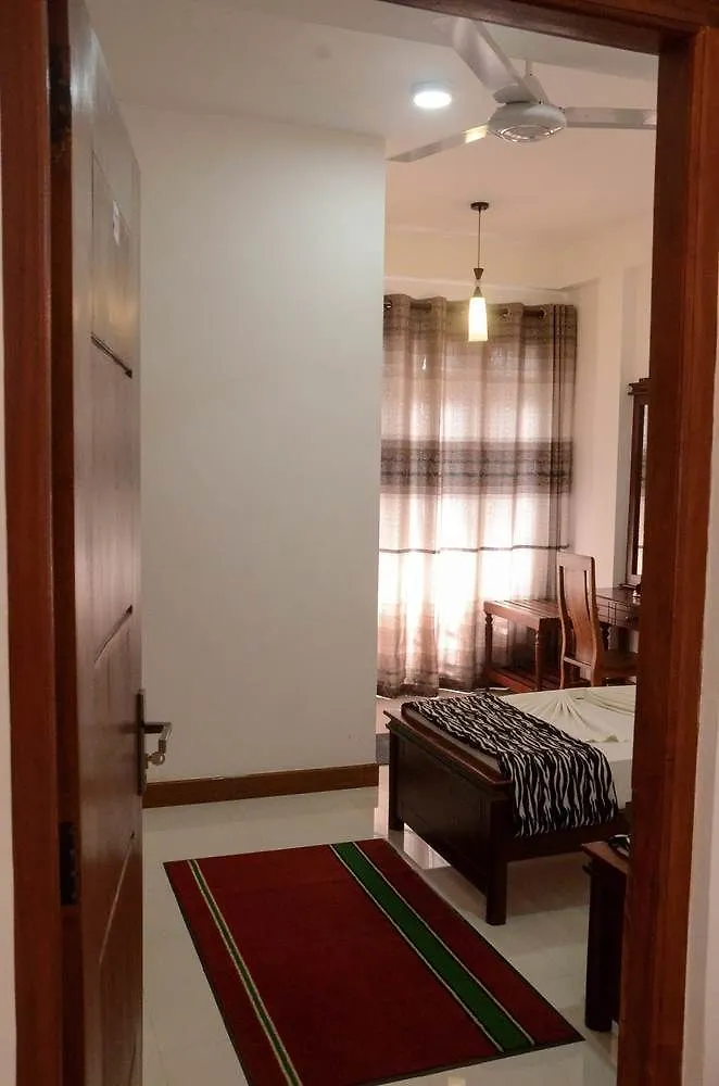 Blinkbonnie Inn Kandy 3*,